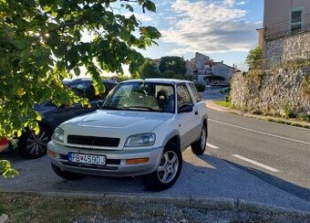 Predám Toyota RAV4 2.0i (94 kW) A/T, 1997r.v.