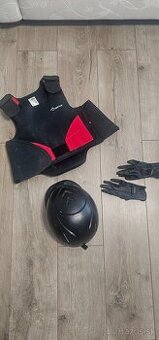 JAZDECKÁ VESTA  a  HELMA