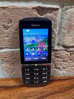 Nokia 300 - dotykova a tlačiítková