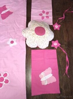 Ružový prehoz na posteľ pre dievčatko