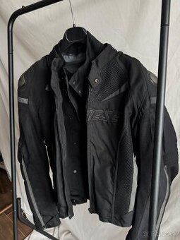 Dainese oblečenie, obuv, prilba AGV K5