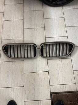 Predna maska BMW G30/31 M550 style