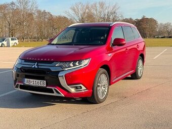 2020 Mitsubishi Outlander 2.4i 4WD PHEV Business Edition