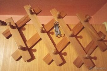 Predam dreveny retro vešiak za symbolickú  cenu