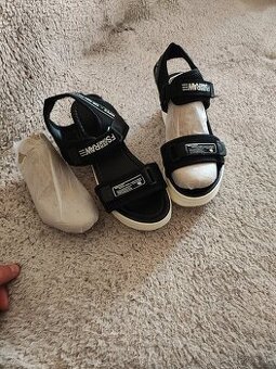 Dámske športové sandále