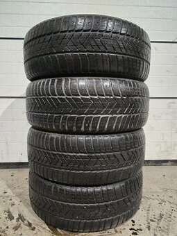 Zimné Pneu Pirelli ScoriponWinter 235/55 R18