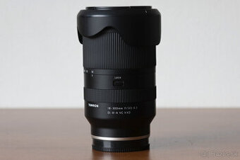 Tamron 18-300 mm f/3.5-6.3 Di III-A VC VXD Sony E-mount