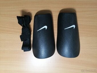 Predám nike chrániče na futbal