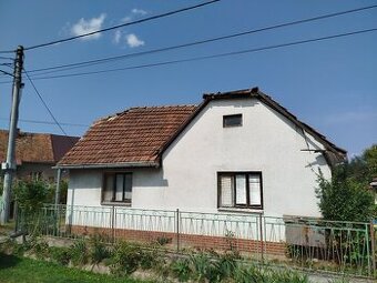 Pozemok so starším rodinným domom