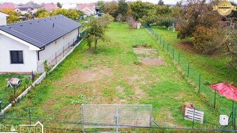 KRÁSNY ROVINATÝ STAVEBNÝ POZEMOK O ROZLOHE 1200 M² DRAHOVCE