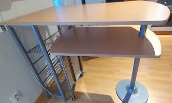 Barovy stol s vysuvnou castou