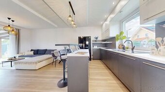 Krásny moderný dom na pešo od jazera