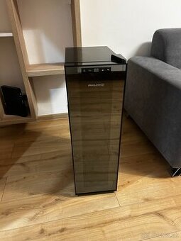Vinotéka Philco PW 12 KF