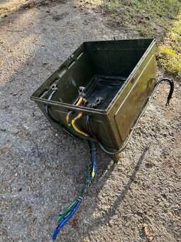 Skrinka na batérie V3S