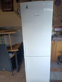 CHladnička z mrazničkou-BOSCH