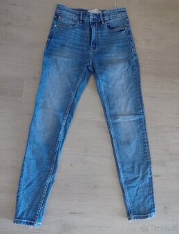 Predám džínsy Stradivarius, 38