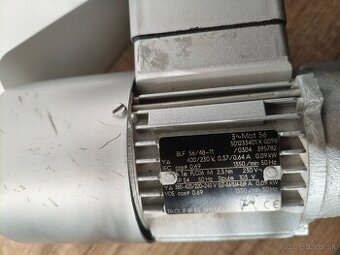 Elektromotor s prevodovkou