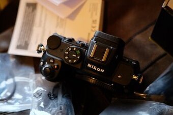 Nikon Z5 - 280 záberov - TOP stav - záruka 1 rok