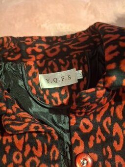 Predam kabat  damsky cerveny