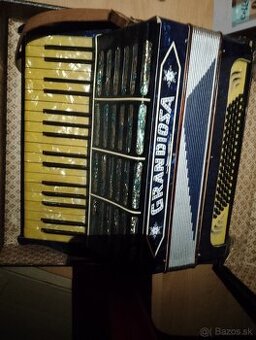 Predám akordeón grandiosa 80 basový