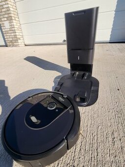 Robotický vysávač iRobot Roomba i7