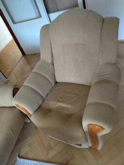 Predám rozťahovaciu sedaciu súpravu bledohnedej farby