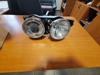 Predám na BMW S5 predné svetlo
