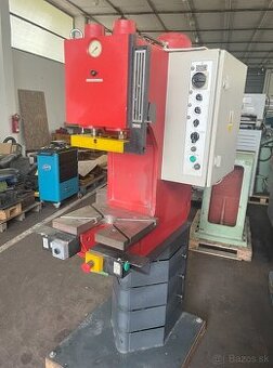 Lis hydraulický CUPS 16 DE