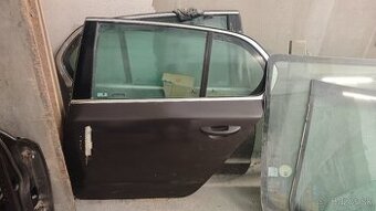 Skoda superb 2 zadne dvere