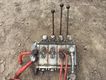 Desta destu dvhm dv hydraulický rozvádzač 4 sekciový