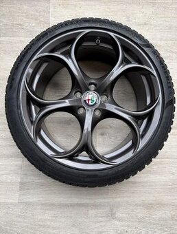 R19 ORIG.NEJETÁ KOLA ALFA ROMEO GIULIA