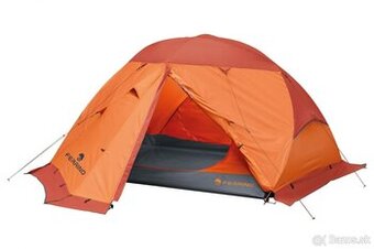 Ferrino Svalbard 3.0 - celoročný expedičný stan