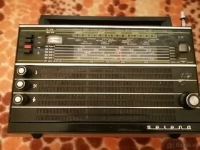Staré retro rádio zachovalé