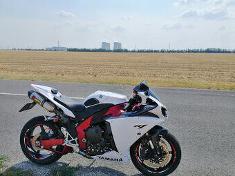 Predám Yamaha R1 Big Bang Crossplane