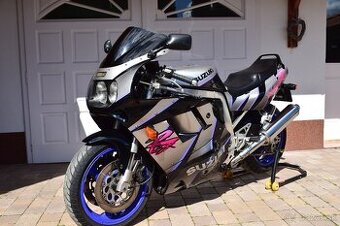 SUZUKI GSX-R 1100