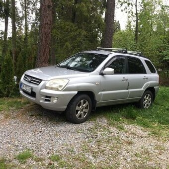 KIA sportage 2 Liter, benzín, 4x4 - na súčiastky