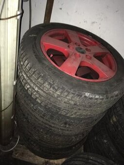 Dezent  5x114,3 r16
Stredová diera: 67,1