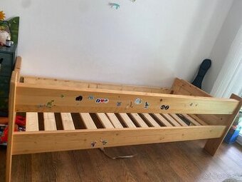 Kvalitná masívna drevená posteľ 180 x 90