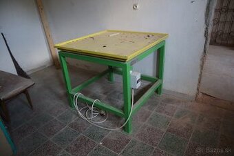 PREDÁM KOMPLET NA VÝROBU BETÓNOVÝCH VÝROBKOV