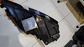 Ľavý svetlomet Octavia 3