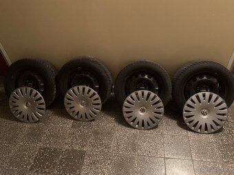 Predám zimné pneumatiky 205/55 R16 na plechových diskoch 5×1