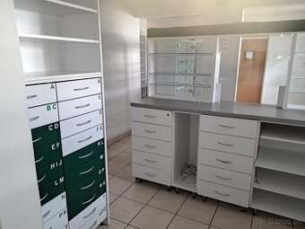 KOMPLETNE VYBAVENIE LEKARNE