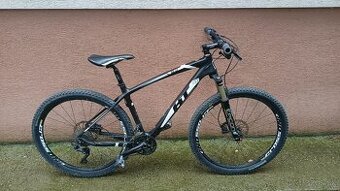 Karbonovy horsky 27,5" HT, Mavic, Shimano