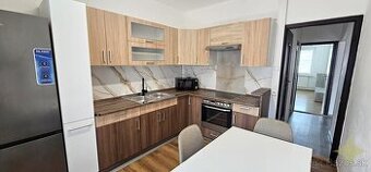 PREDAJ: Slnečný 3-izbový byt s loggiou na sídlisku Šípok, Pa