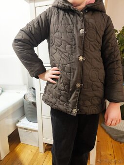 Jesenná hnedá bunda