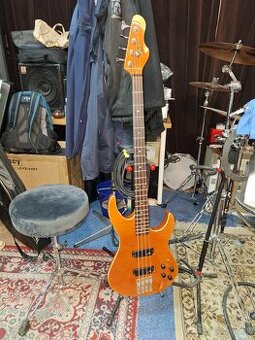 Bass gitara NEUSER