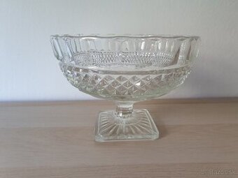 Sklenená misa
