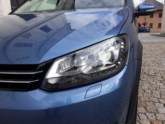 VW TOURAN CROSS 1.6 TDI, automat (STK do jula 2027) - 1