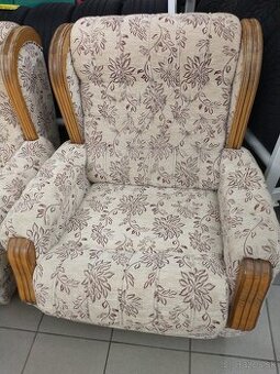 Kreslá a taburetky (2ks+2ks)