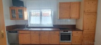 Kuchyňská linka smrk masiv se spotřebiči,6263